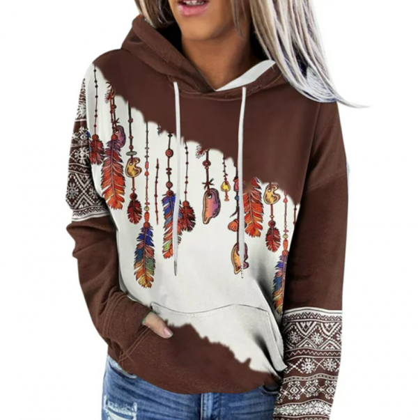 Hoodie dengan motif tribal atau etnik